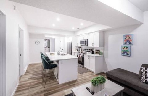 Calgary House | 2BR Guest Suite - Elegant, Private & Well-Equipped