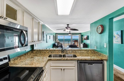 Galveston Condo | 2BR Gulf-front 3rd-floor/Babe’s Beach access/oversized balcony/refreshing pool