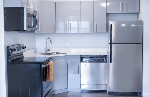 St. Elizabeth's Apartment | 2BR Heaven - In-Unit Laundry - Parking - Gym