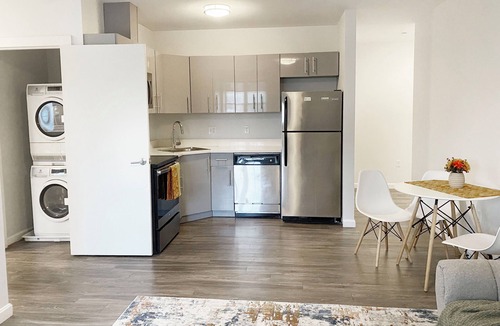 St. Elizabeth's Apartment | 2BR Heaven - In-Unit Laundry - Parking - Gym