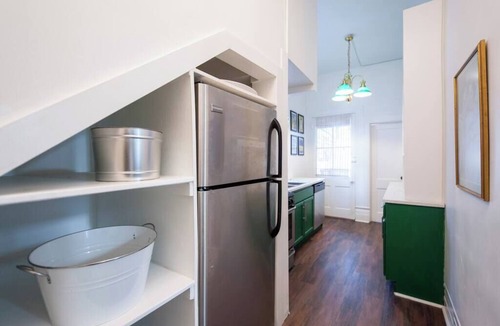 Clifton Apartment | 2BR -HISTORIC & BRIGHT APT -FRANKFORT AVE