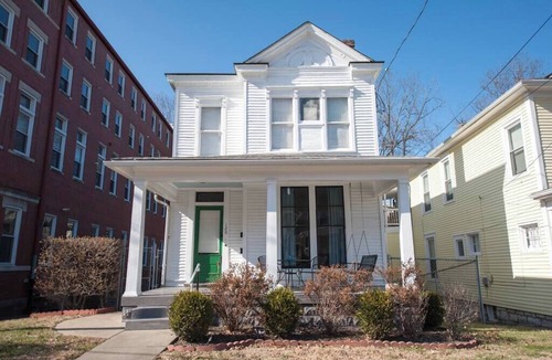 Clifton Apartment | 2BR -HISTORIC & BRIGHT APT -FRANKFORT AVE