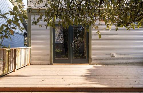 Eliot House | 2BR Historic Soul District Remodel