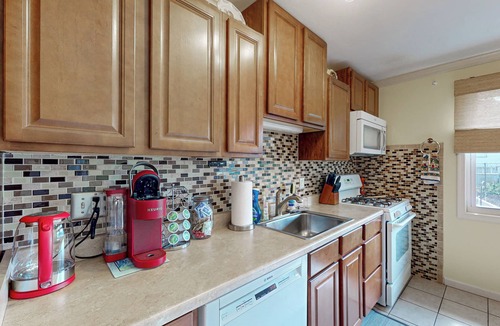 York Cottage | 2BR Home Near Shopping & Restaurants