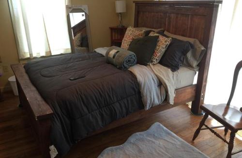 North Little Rock House | 2br home with patio near lakes and walking trails