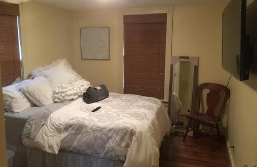 North Little Rock House | 2br home with patio near lakes and walking trails