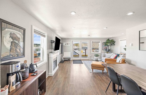 Leadville North House | 2BR - Hot Tub - Deck w/Amazing Mountain Views