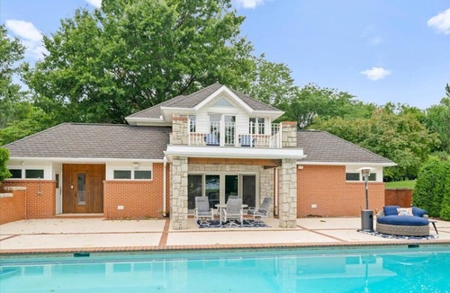 Lee's Summit House | 2BR House Near Lakes with Pool & Hot Tub