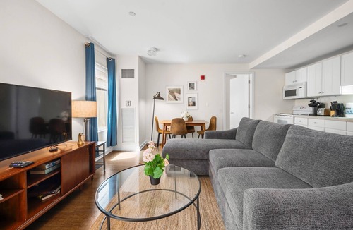 Theatre District Apartment | 2BR in Downtown Boston 6829