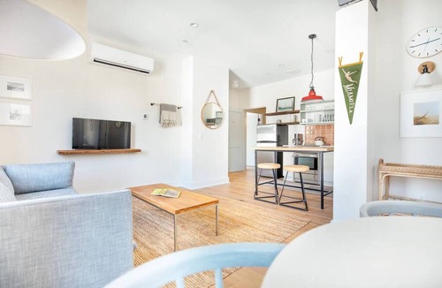 Yamacraw Village Condo | 2BR in the Heart of Historic Downtown Savannah