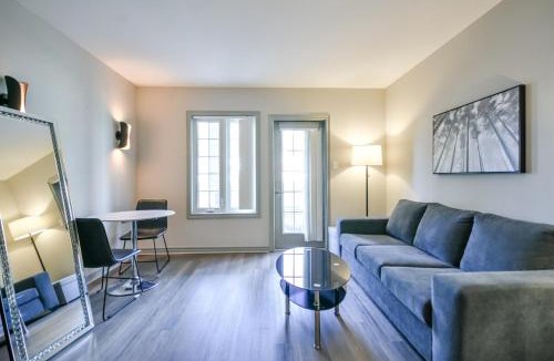 Oro-Medonte Apartment | 2BR King Suite Pool Sauna Heated Pool