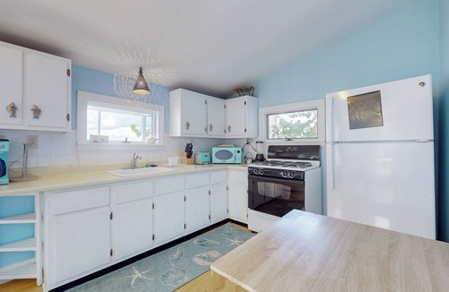 Town of Ledyard House | 2BR Lakeside Home w/Patio, Porch & AC