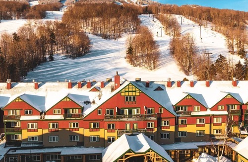 West Dover Condo | 2BR Loft With Views | Ski-In Access