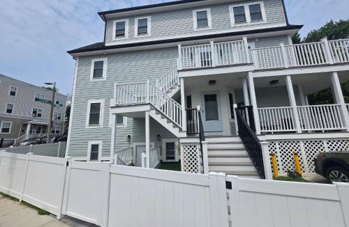 Roxbury Apartment | 2BR Lower Garden-Level Apt 20min