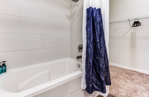 West Congress Apartment | 2BR Luxurious SoCo CozySuites w/ 2 Pools! #09