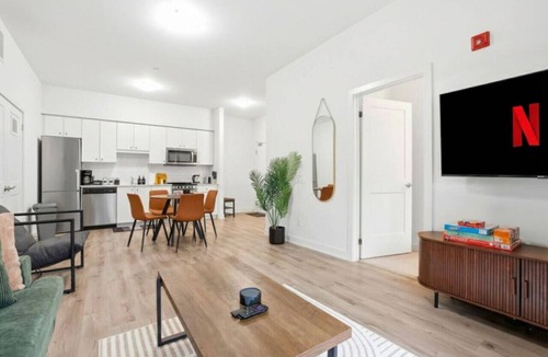 Rosemount Condo | 2BR Modern Condo | High Ceilings, Ensuite & Patio