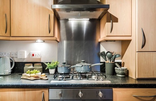 Sheffield Apartment | 2BR Modern Flat W/Free Parking