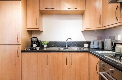 Sheffield Apartment | 2BR Modern Flat W/Free Parking