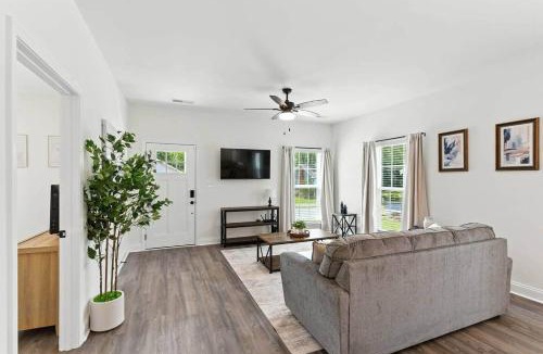 Cedartown House | 2BR Modern Southern Charm
