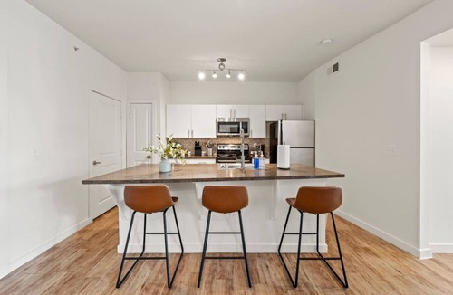 Dallas Design District Apartment | 2BR Modern Stay Walk to AA Center Free Parking