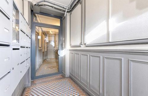 Quartier de la Chapelle Apartment | 2BR Montmartre Chapelle Apartment