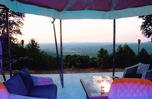 Altamont RV Rental | 2BR Mountain-Valley View A/C HotTub Kitchen-Bar
