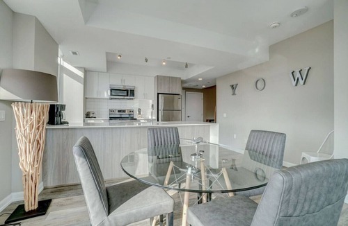 Ottawa Division Apartment | 2BR Oasis w/Gym & Terrace, Near Hintonburg!