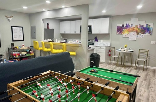 West Arlington Apartment | 2BR Pet-Friendly Apartment | Sleeps 7 | 2.6 Miles from AT&T Stadium|Free Parking