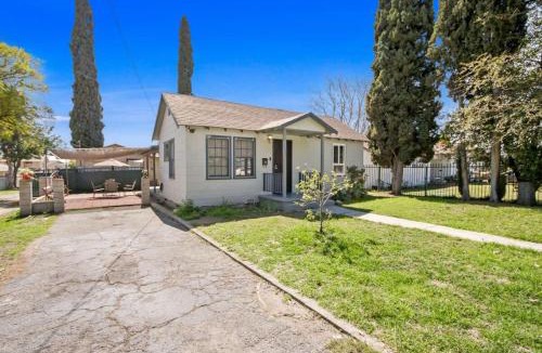 Ontario House | 2BR Pet-Friendly Home # RV FREE