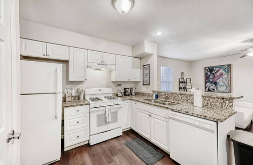 Franklin Park Apartment | 2BR Pet-friendly South Austin home - Austin Casa