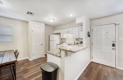 Franklin Park Apartment | 2BR Pet-friendly South Austin home - Austin Casa