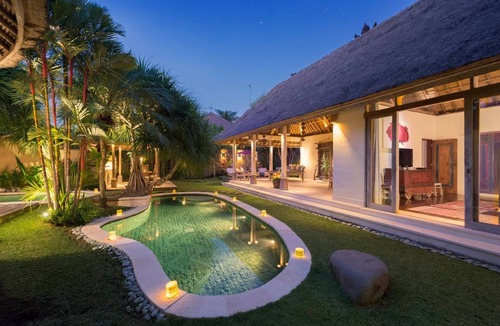 Seminyak Villa | 2BR Private Pool Villa-Minutes from Seminyak Beach