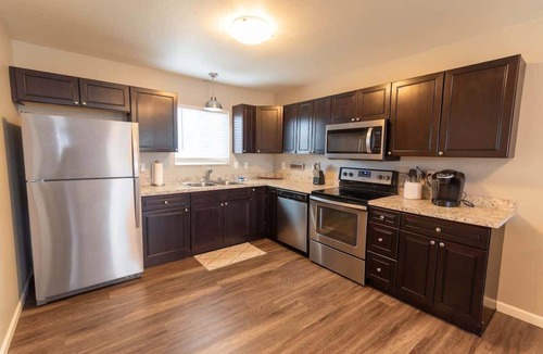 Meadow Lakes House | 2BR Private Suite w/Full Kitchen & Laundry!