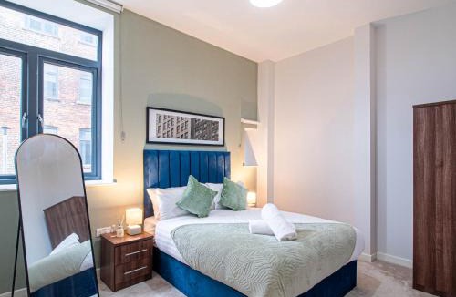 Leeds Apartment | 2BR River View Leeds Dock Apartment l Free Parking