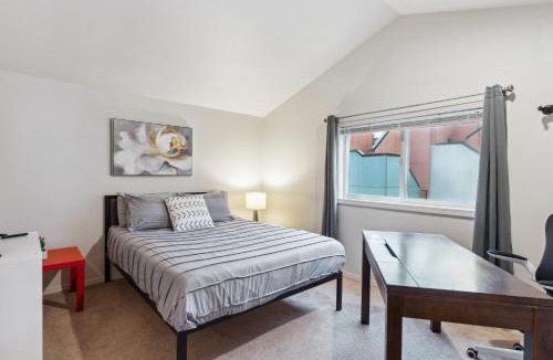 Brighton House | 2BR Seattle Oasis - A Short Stroll to Light Rail