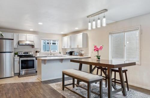 Brighton House | 2BR Seattle Oasis - A Short Stroll to Light Rail