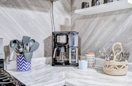 Elmwood Park Condo | 2BR Sleeps 7 King Bed Prime Location