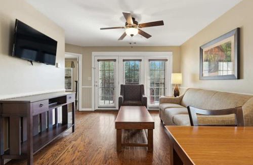 Clarkesville Apartment | 2BR Stay and Golf Access in Apple Mountain