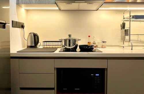 Kuala Lumpur Apartment | 2BR Suite KLCC & Merdeka Tower View - Free Parking