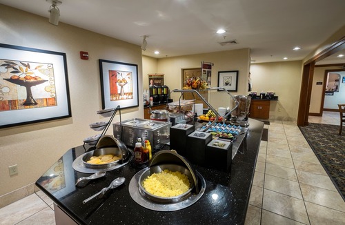 Harrisburg Apartment | 2BR Suite w/Kitchen | Pool, Gym & Free Breakfast