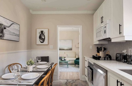 Leslieville Hotel | 2BR Suite with LRG Patio!