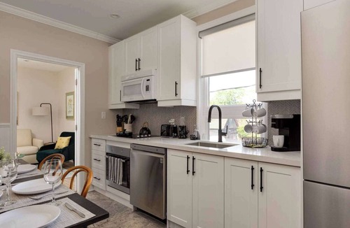 Leslieville Hotel | 2BR Suite with LRG Patio!