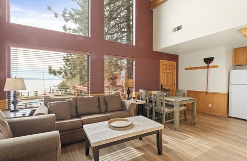 Tahoe Vista Condo | 2BR Tahoe Snowfall, Lake Mist & Crackling Fires