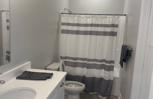 Lexington Apartment | 2BR The Bandit Suite