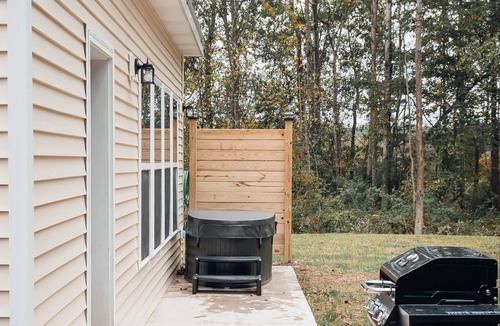 Pulaski House | 2BR Tiny House - Hot Tub – Near Salmon River