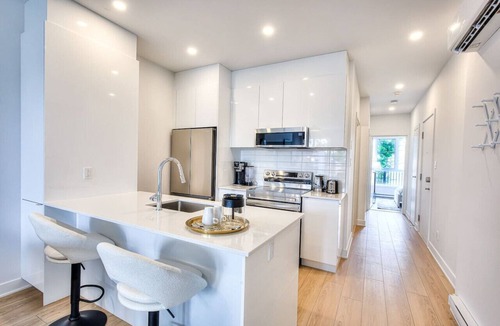 Tetreaultville Apartment | 2br Top Montreal Apt for Chic and Cozy Traveler