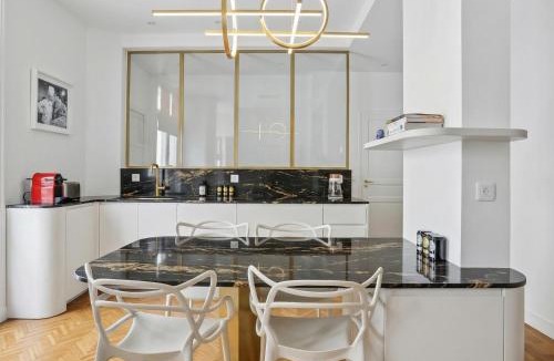 Bethune Apartment | 2BR Tour Eiffel Université