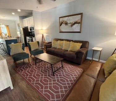 Valdosta Apartment | 2BR Townhome in Valdosta Private Convenient Spacious