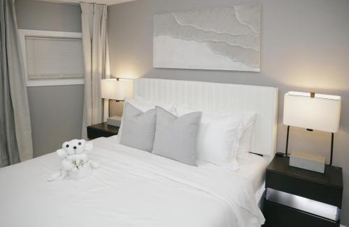 Belmont Cragin Apartment | 2BR Traveler's Favorite Modern and Clean