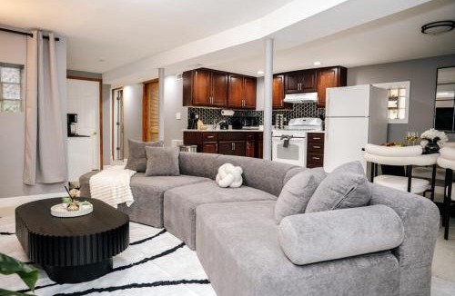 Belmont Cragin Apartment | 2BR Traveler's Favorite Modern and Clean